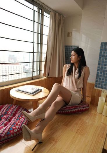 厨房大战刚结婚的少妇在线观看