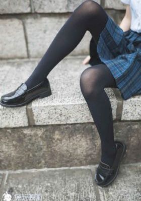 我和邻居夫妇玩3p