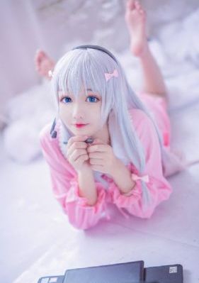 班长让我吃她胸摸她奶小黄鸭